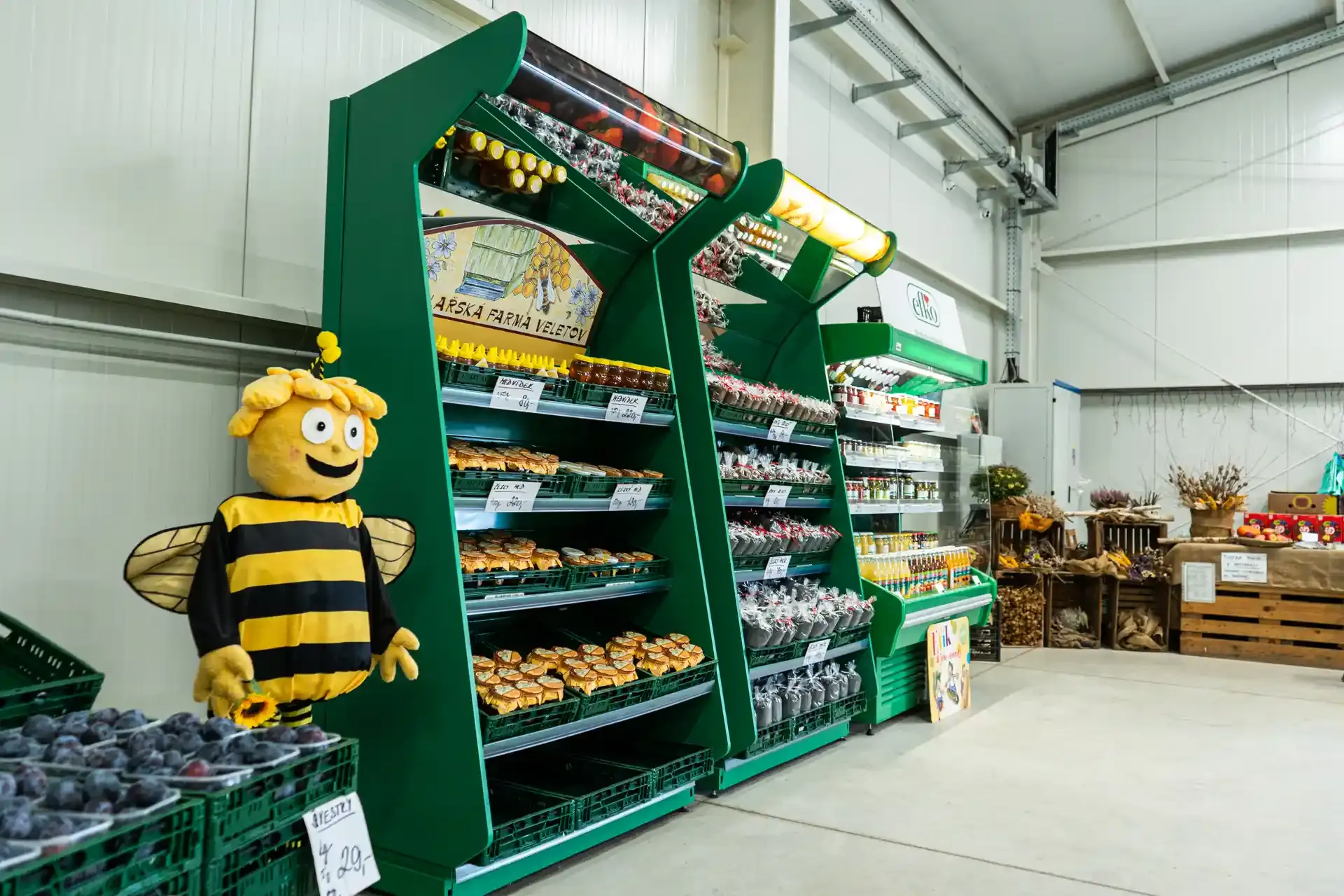 Prodejna GIRA fruit 11