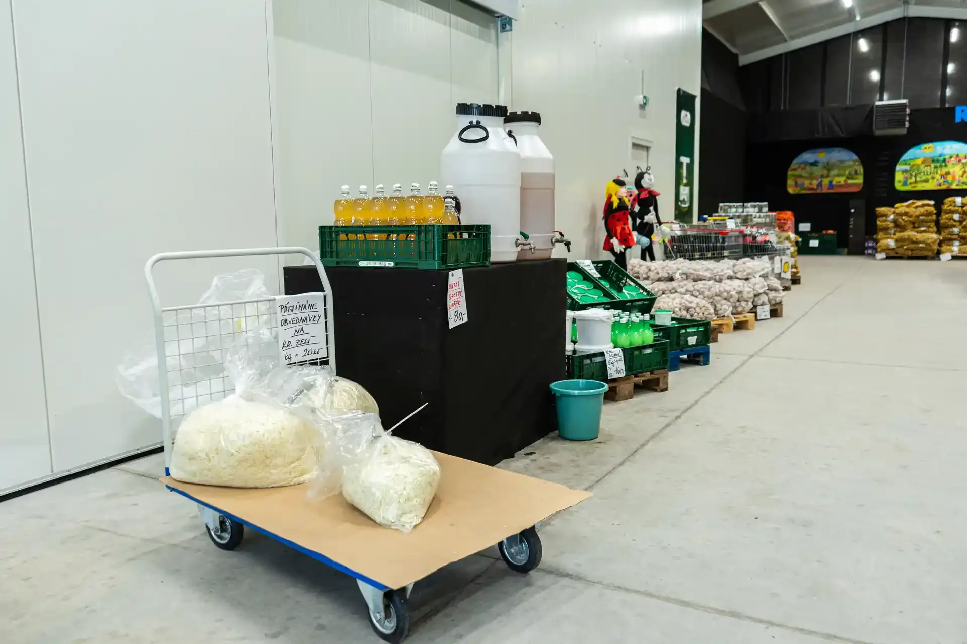 Prodejna GIRA fruit 14